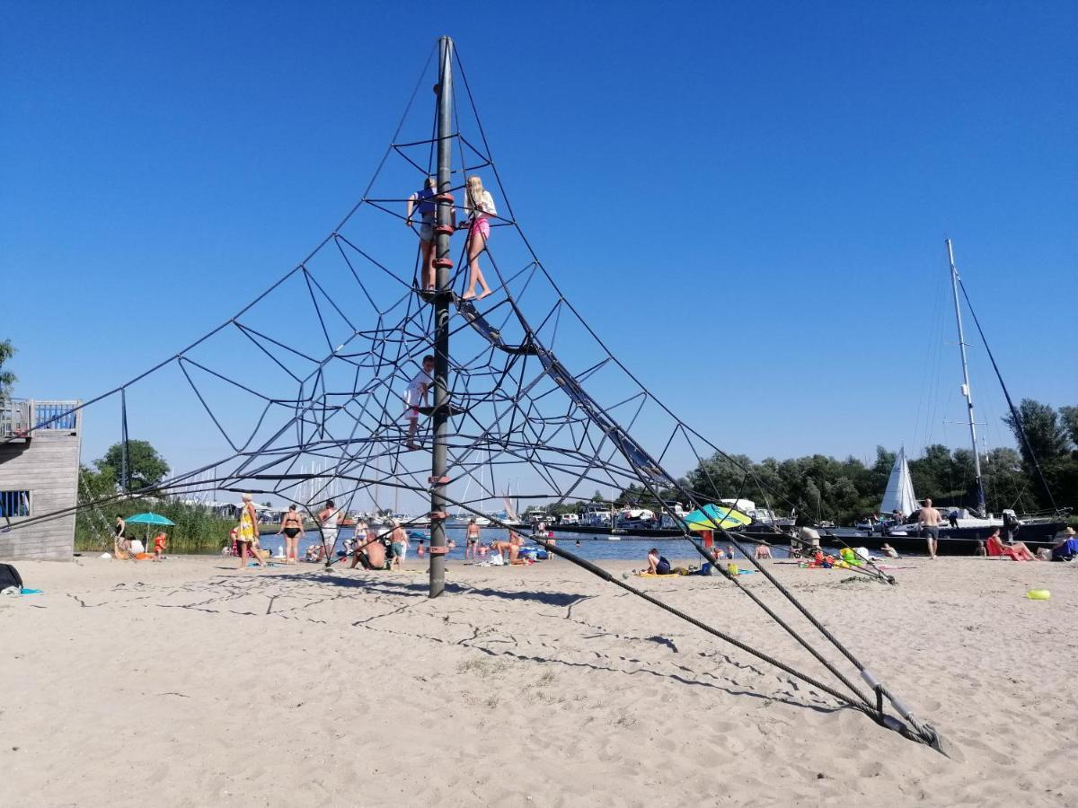 Stacaravan Op 5 Sterren Vakantiepark De Kuilart Friesland Aan Het Meer Met Zwembad 5P 237 Koudum Exteriör bild