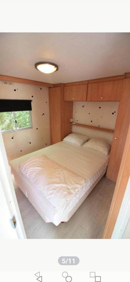 Stacaravan Op 5 Sterren Vakantiepark De Kuilart Friesland Aan Het Meer Met Zwembad 5P 237 Koudum Exteriör bild
