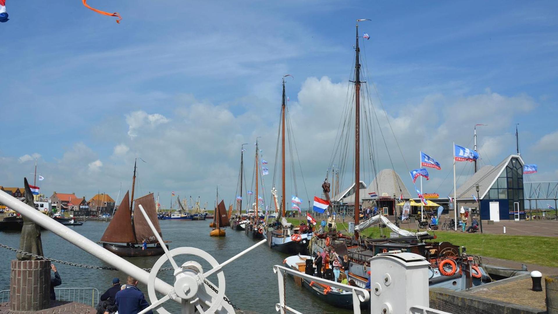 Stacaravan Op 5 Sterren Vakantiepark De Kuilart Friesland Aan Het Meer Met Zwembad 5P 237 Koudum Exteriör bild
