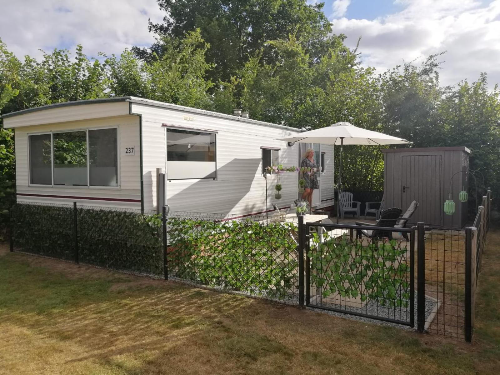 Stacaravan Op 5 Sterren Vakantiepark De Kuilart Friesland Aan Het Meer Met Zwembad 5P 237 Koudum Exteriör bild